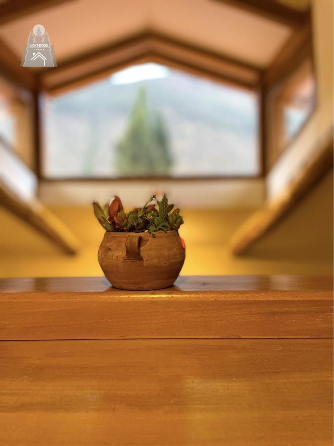 Light Wood Hotel Calca ภายนอก รูปภาพ