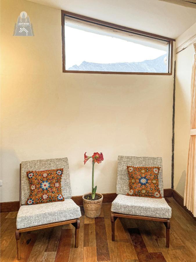 Light Wood Hotel Calca ภายนอก รูปภาพ