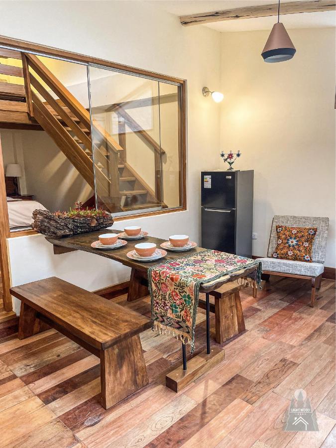 Light Wood Hotel Calca ภายนอก รูปภาพ